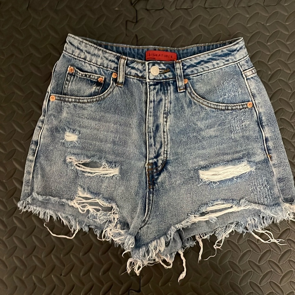 Signature 8 Denim Shorts